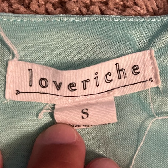 Stunning simple mint green dress with a scalloped detail! - Picture 3 of 3